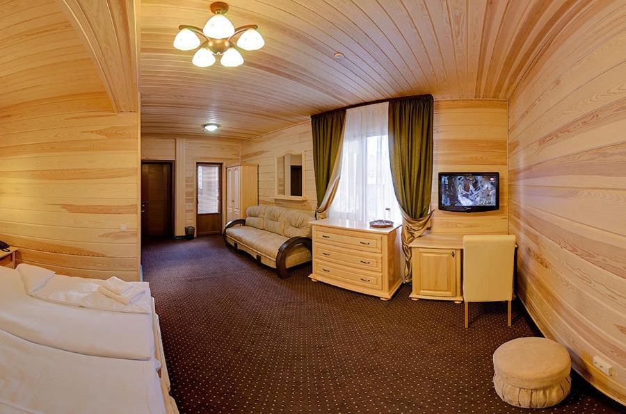 Forest House Tatariv
