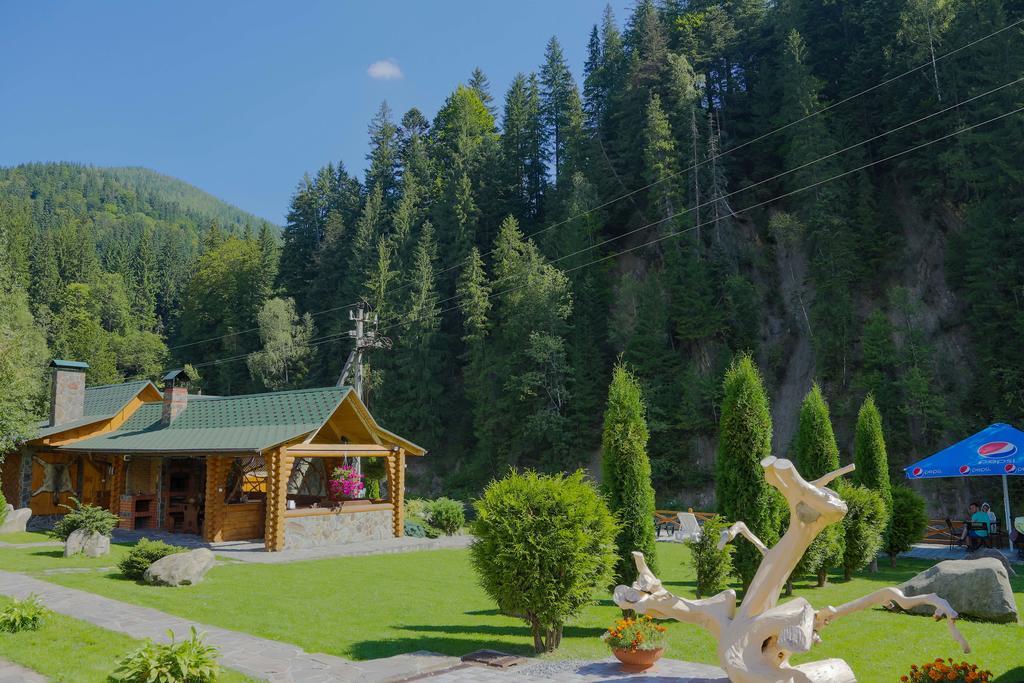 Hotel Forest House Tatariv